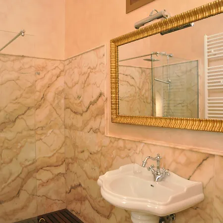 Bed & Breakfast Tenuta Nucci 4*