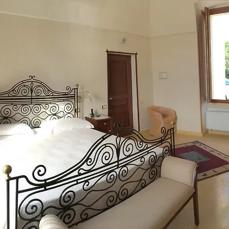 Oda ve Kahvaltı Tenuta Nucci